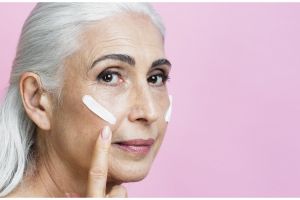 Bukan dengan jahe, ini cara samarkan garis halus di wajah hanya pakai 1 jenis buah