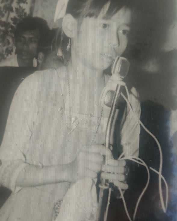 Bocah gedenya jadi penyanyi top ini cicit pahlawan nasional, pernah hidup sederhana di rumah bambu