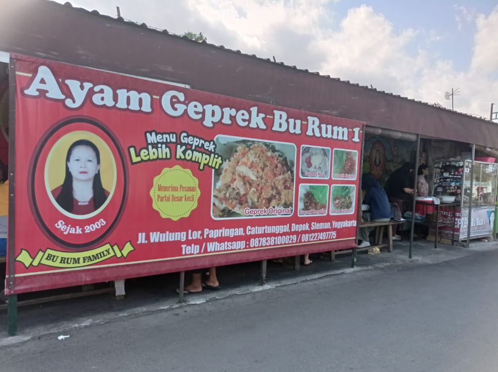 Kisah sukses warung ayam geprek pertama di Jogja, gara-gara pesanan sepele dan bingung menamai menu