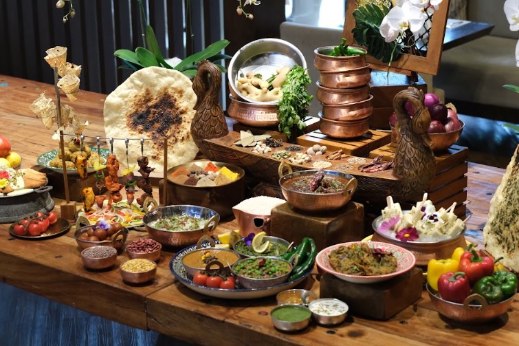 Jelajahi kuliner khas India di hotel, bersama Chef Ranjit Debnath