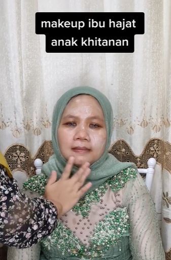 Dirias MUA untuk khitanan anak, hasilnya manglingi bak pengantin baru, nostalgia jadi manten lagi
