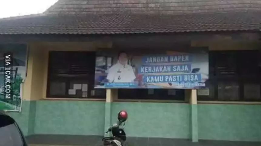 11 Potret kocak spanduk sekolah berisi motivasi ini tulisannya malah nyindir, beda dengan realita