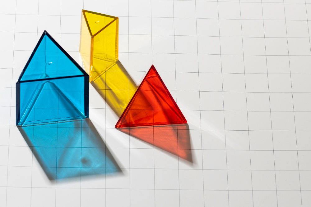 Rumus volume prisma segitiga, beserta ciri, contoh soal, dan cara pengerjaannya