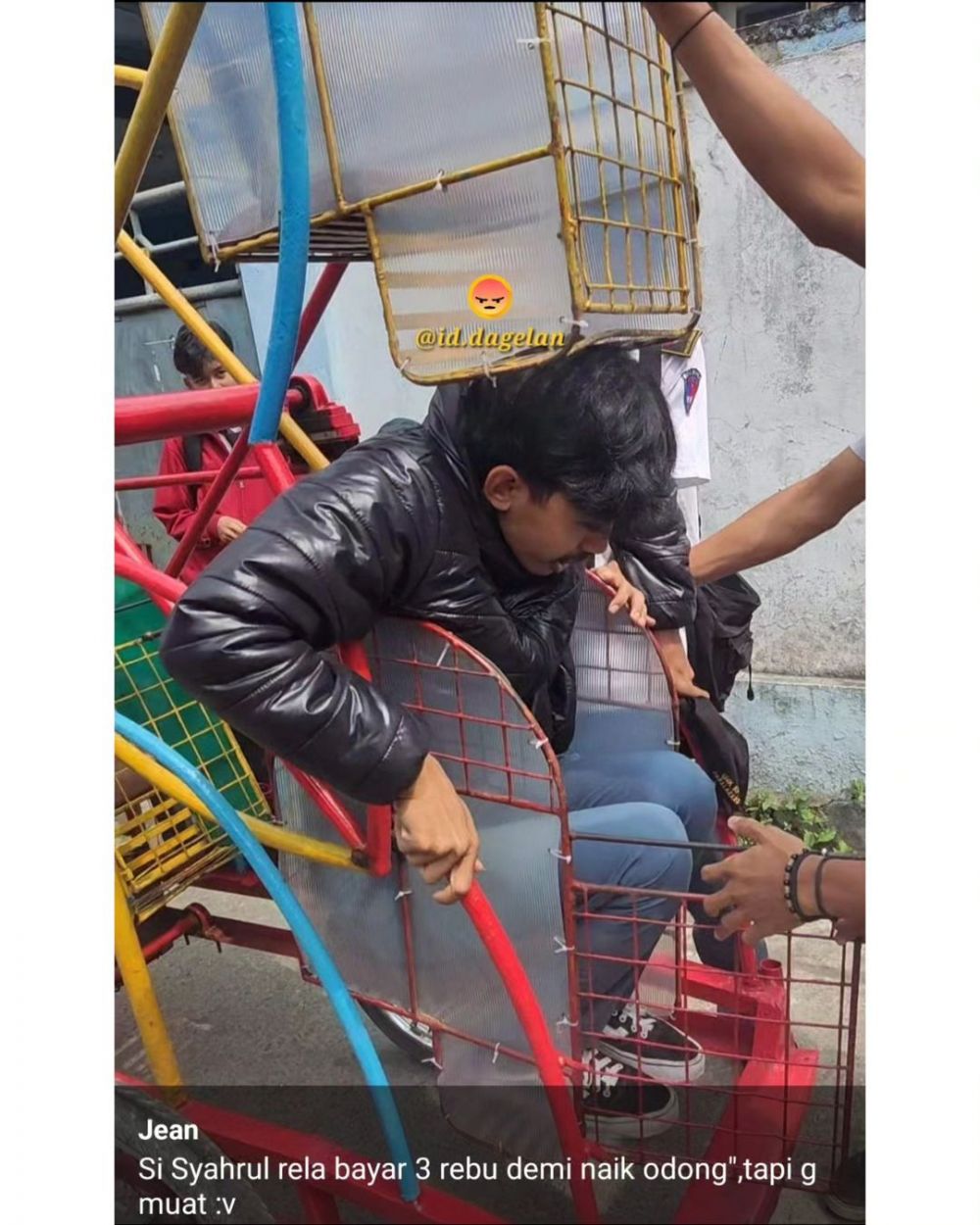 11 Potret lucu kelakuan orang gabut ini bikin geregetan pol, sepertinya perlu dirukiah