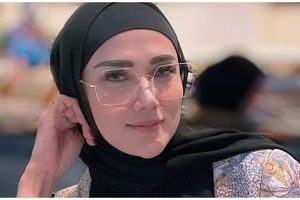 Usia 44 tahun wajah bebas kerutan dan garis halus, ini 5 trik Mulan Jameela jaga kecantikan kulit