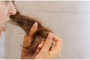 Tak gunakan minyak zaitun, ini trik atasi rambut rontok akibat alat styling pakai 1 jenis biji-bijian