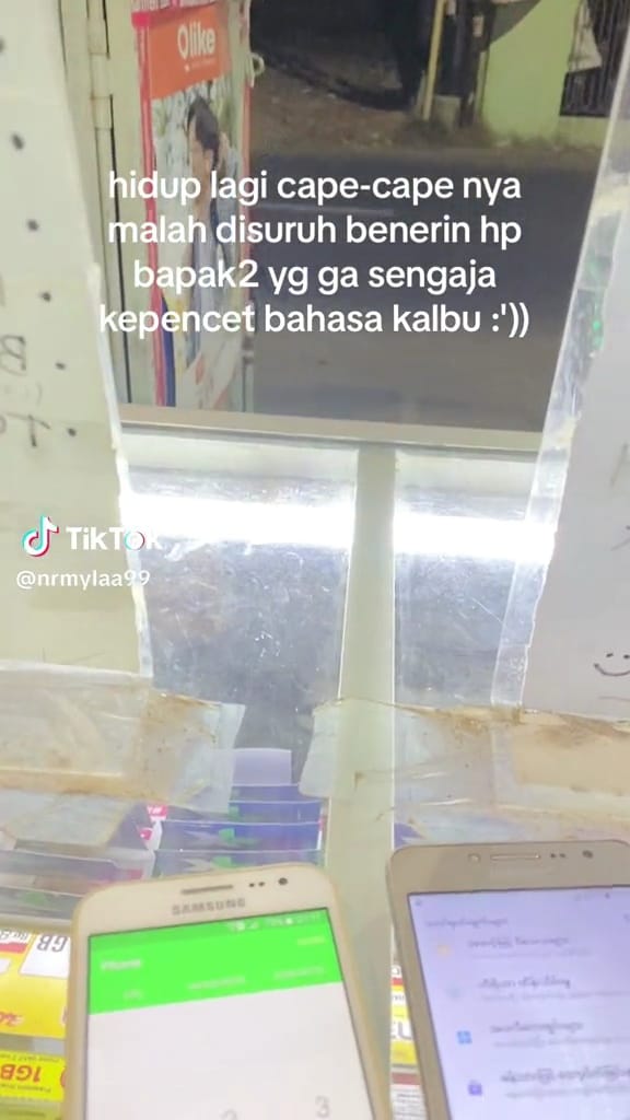 Momen penjaga konter diminta benerin HP ini kocak pol, masalahnya sepele tapi merepotkan
