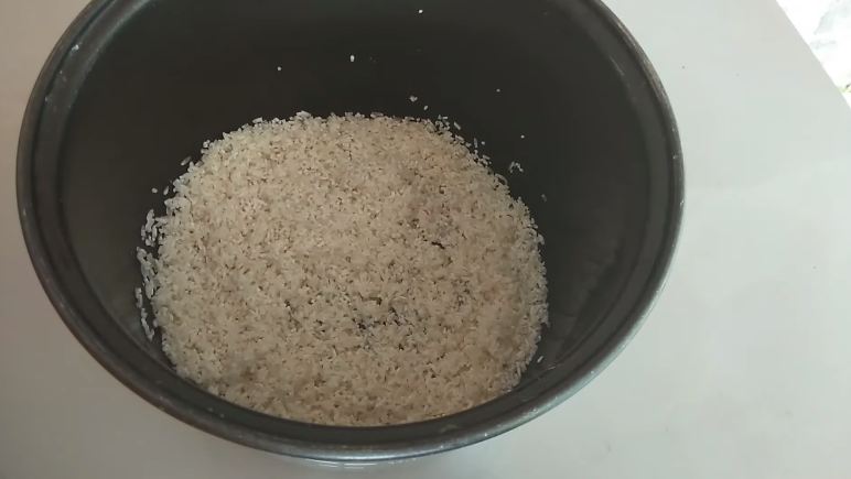 Bukan jeruk nipis, ini trik masak nasi yang pulen, wangi, dan tak mengerak cuma tambah 1 bahan dapur