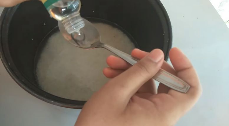 Bukan jeruk nipis, ini trik masak nasi yang pulen, wangi, dan tak mengerak cuma tambah 1 bahan dapur