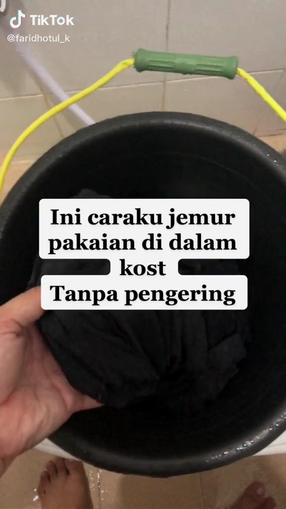 Tanpa pakai pengering, begini cara jemur baju dalam kamar kos cocok buat anak kuliahan yang mageran
