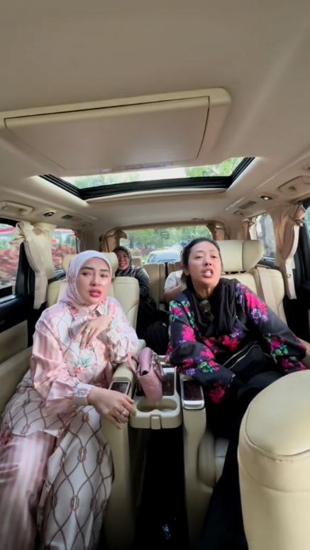 Soimah pernah disebut OKB dan diremehkan pelayan toko karena penampilan, caranya merespon santai pol