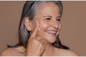 Nggak perlu suntik botoks, ini trik kencangkan kulit kendur bebas keriput pakai 1 jenis buah