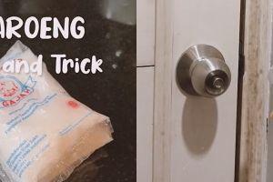 Antiribet cuma pakai 2 bahan, begini cara bersihkan noda membandel di pintu kamar mandi