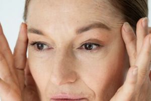 Tampak 10 tahun lebih muda, ini cara hempas kerutan dan wajah kendur pakai 2 jenis buah-buahan