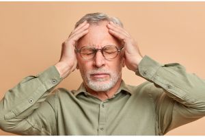 Tanpa tambahan jintan hitam, ini trik hitamkan rambut beruban di usia 40-an pakai 1 bahan minuman