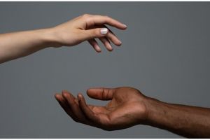 Tanpa mentimun, ini cara optimalkan body lotion untuk cerahkan kulit tangan kusam pakai 1 bahan rempah