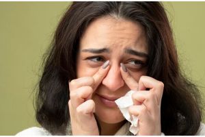 Tak gunakan masker kopi, ini trik menghilangkan kantung mata hanya pakai eye cream dari 3 jenis minyak