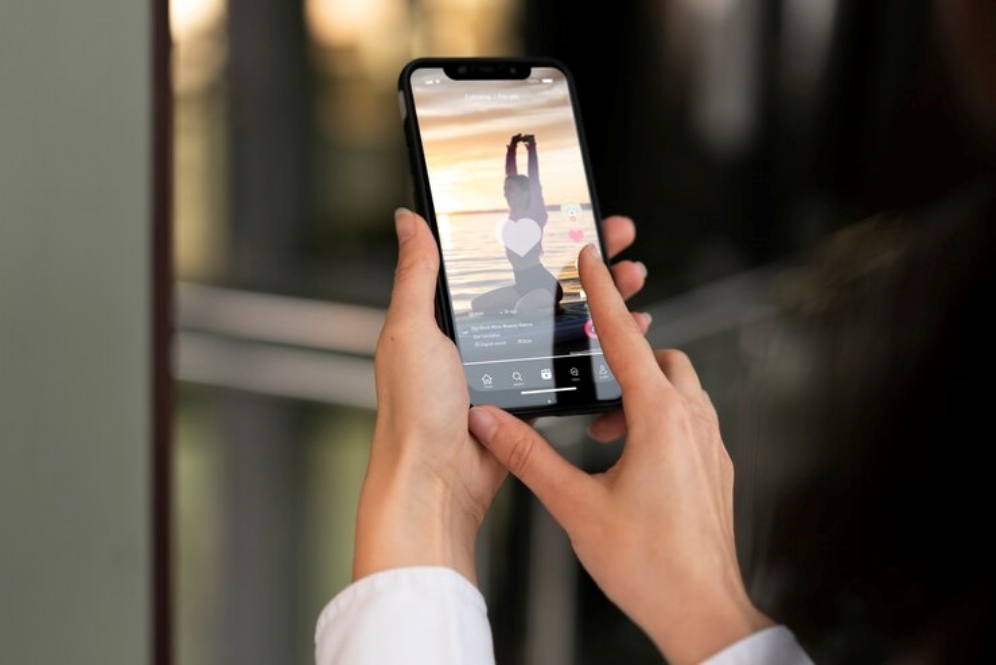 22 Cara menghemat baterai iPhone, dari mematikan layanan selular sampai batasi fitur yang gak penting