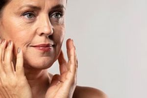 Tak perlu facial di klinik, ini cara mengencangkan kulit kendur penuh keriput pakai 1 jenis tepung