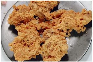 Tanpa baking soda dan putih telur, ini trik bikin ayam goreng krispi yang keriting dan renyah seharian