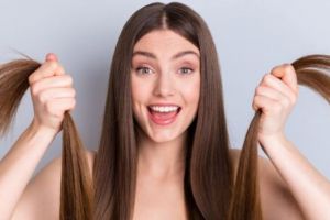 Nggak perlu serum penumbuh, begini cara atasi rambut rontok dan rapuh pakai 1 jenis tanaman hias