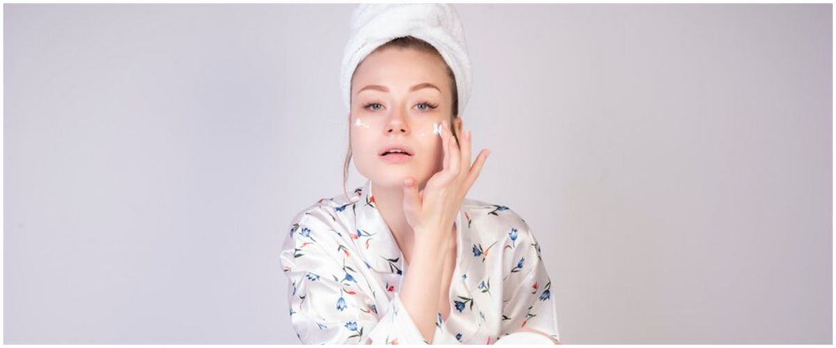 13 Produk skincare memutihkan wajah mengandung alpha arbutin di bawah