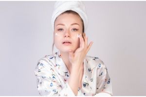 13 Produk skincare memutihkan wajah mengandung alpha arbutin di bawah Rp 200 ribu, kulit bebas kusam