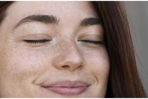 Tanpa gunakan kunyit, ini trik memudarkan flek hitam membandel hanya pakai 1 jenis bahan minuman