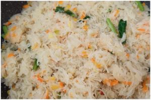 Tak perlu direbus dulu, ini cara bikin bihun goreng yang enak, lembut, dan tidak mudah basi