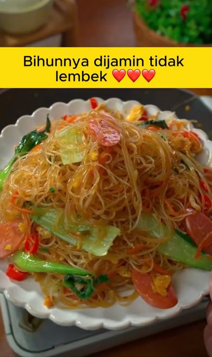 Cara membuat bihun goreng yang kering, bumbu meresap, dan tahan lama