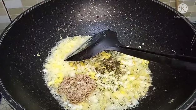 Cara membuat bihun goreng yang tidak cepat basi dan antilengket di wajan