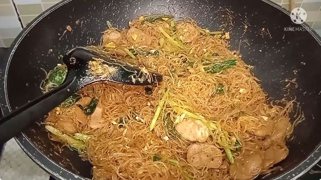 Cara membuat bihun goreng yang tidak cepat basi dan antilengket di wajan