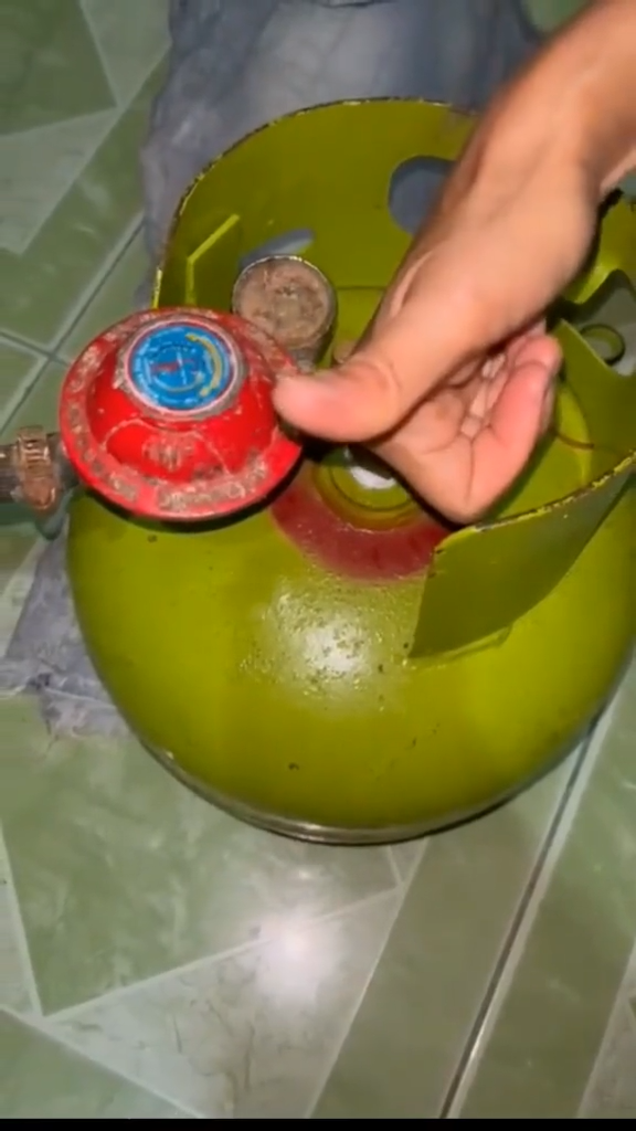 Tak perlu ganti karet baru, ini trik mengatasi tabung gas elpiji yang bocor pakai 2 alat sederhana