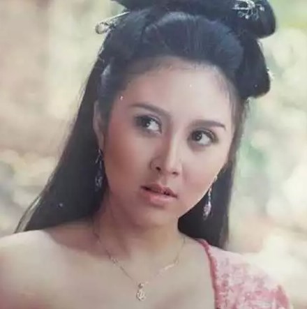 Errina GD aktris laga Genta Buana beri jawaban bijak saat disindir netizen artis sepi job syuting