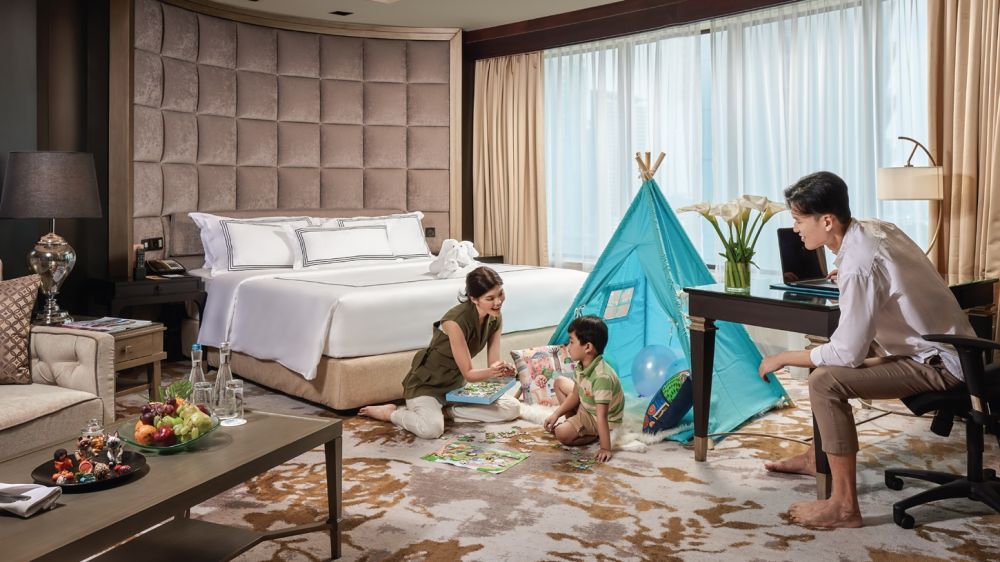 Ingin merayakan keceriaan Natal dan Tahun Baru yang istimewa? Main yuk ke AYANA Midplaza Jakarta