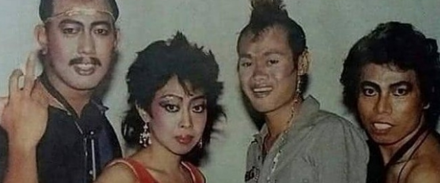 Gaya lady rocker di film Warkop DKI ini mudanya mirip Syahrini, ini 11 potret buktinya