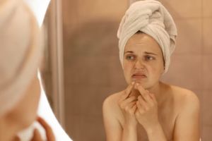 11 Rekomendasi skincare untuk kulit berminyak dan pori besar di bawah Rp 200 ribu, wajah auto matte
