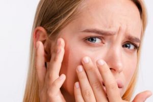 Nggak perlu tambahan putih telur, ini trik mengecilkan ukuran pori wajah cuma pakai 1 jenis buah