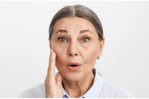 Usia 65 tampak 15 tahun lebih muda, ini cara menghaluskan wajah penuh kerutan pakai 1 bumbu dapur