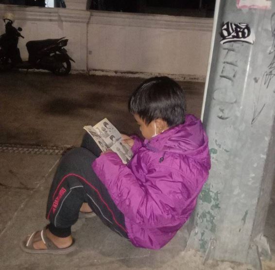 Kisah Mul dan Danang berbagi bacaan untuk anak jalanan di Malioboro, 'Kami senang lihat orang senang'