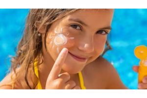 11 Rekomendasi sunscreen untuk kulit berminyak dan bruntusan di bawah Rp 200 ribu, nyaman seharian