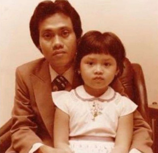 Tak pilih jadi artis meski sang ayah aktor top, begini nasib Hanna putri mendiang Kasino Warkop DKI
