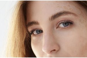 Tak gunakan kunyit, ini cara mencerahkan flek hitam di wajah pakai 1 bahan minuman