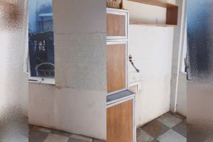 11 Potret dapur kontrakan mungil tanpa kitchen set ini tampilannya compact bikin masak makin sat-set