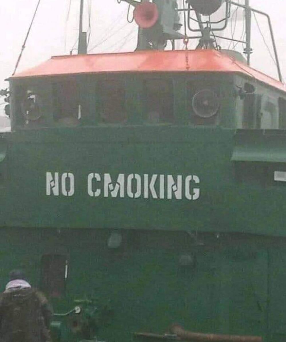 11 Potret kocak tulisan larangan sok Inggris ini nyeleneh abis, suruh kursus dulu nggak sih?