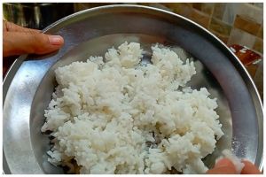 Tanpa margarin, ini trik menanak nasi agar pulen dalam 12 menit dan nggak cepat basi