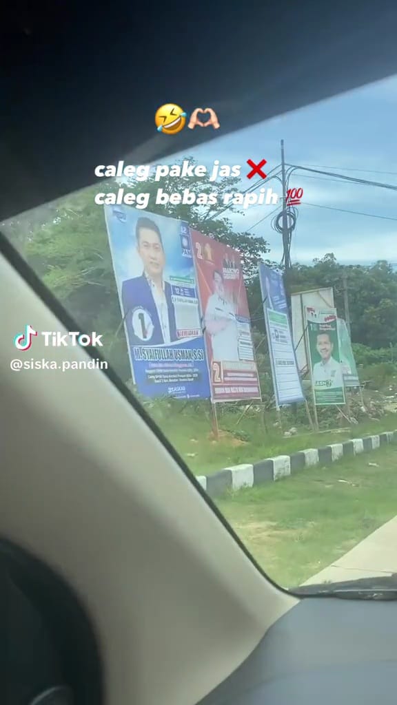 Modal pede dan pasrah, pose caleg Kendari di baliho ini bikin pengendara gagal fokus
