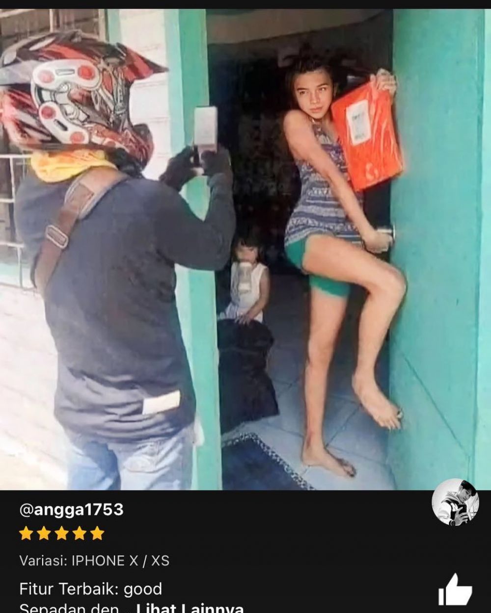 11 Potret kocak penerima paket ini kelewat ekspresif berasa supermodel, kurir auto tepuk jidat