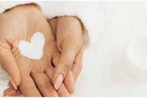 Tanpa beli produknya, ini trik membuat hand cream agar tangan antikering pakai 2 jenis minyak