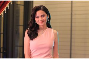 Wajahnya terlihat cerah dan glowing, ini 5 rahasia Syifa Hadju atasi kulit kusam